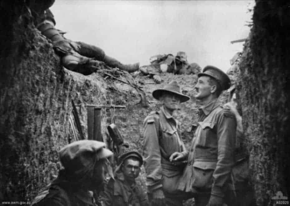 Captain-Leslie-Morshead-in-a-trench-at-Lone-Pine-after-the-battle-looking-at-Australian-and-Ottoman-dead-on-the-parapet.-Archive-photo-Australia-War-Memorial.jpg